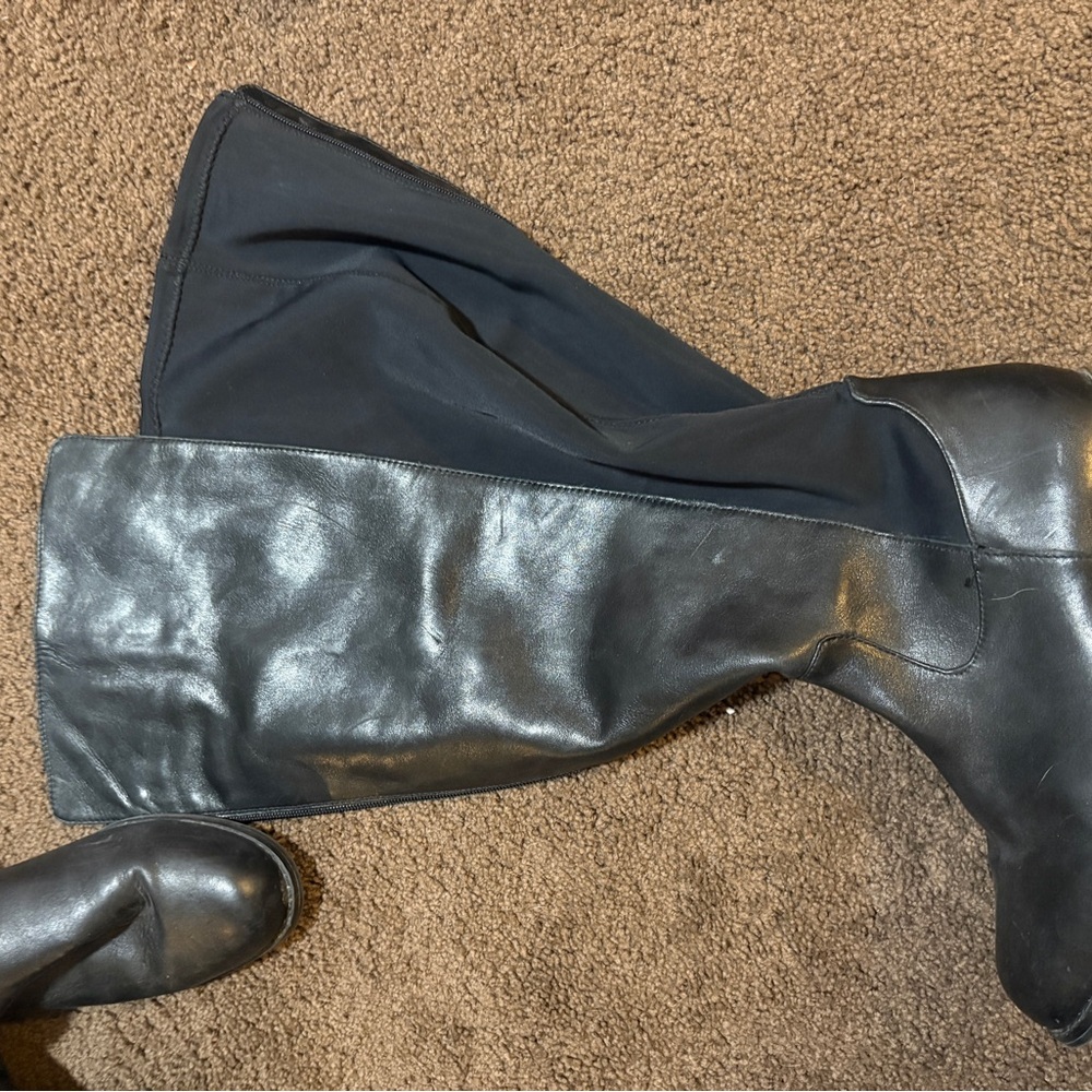 CHANTEL Black Leather knee high boots. Sz 8.5 - Picture 2 of 6